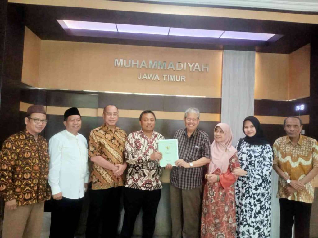 Prof Achmad Jainuri Hibahkan Tanah Miliknya seluas 1001 M2 di Bumiaji Batu kepada Persyarikatan Muhammadiyah