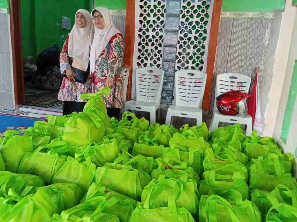 Aisyiyah DKI Jakarta Santuni Lansia dan Dhuafa di Cilincing