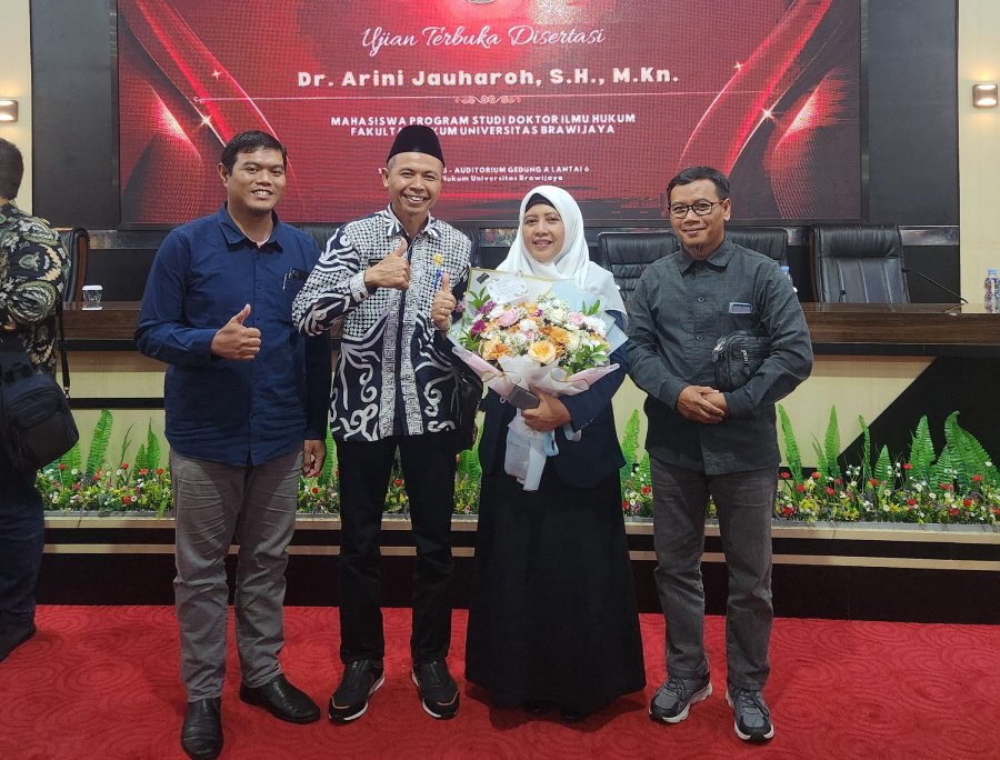 Arini Jauharoh, Kader Aisyiyah Jatim, Raih Gelar Doktor Ilmu Hukum di Universitas Brawijaya