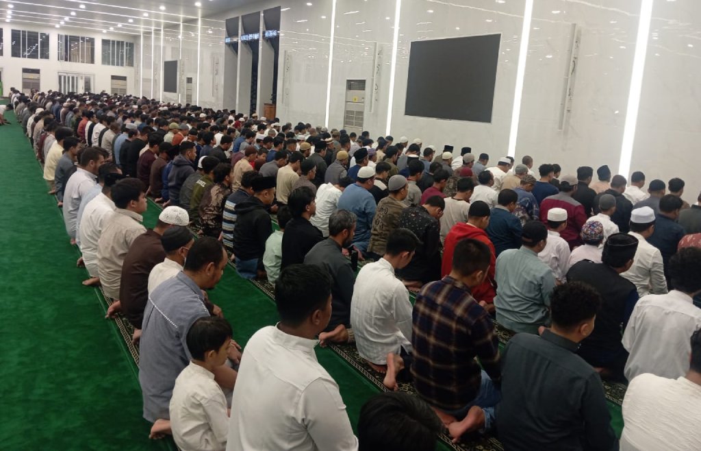 Menikmati I’tikaf di Masjid Al-Falah pada Malam 21 Ramadan
