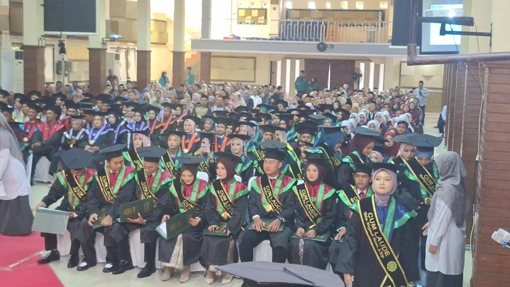 Rektor UMPP Ingatkan Wisudawan Pentingnya Agama Sebagai Benteng di Dunia Kerja