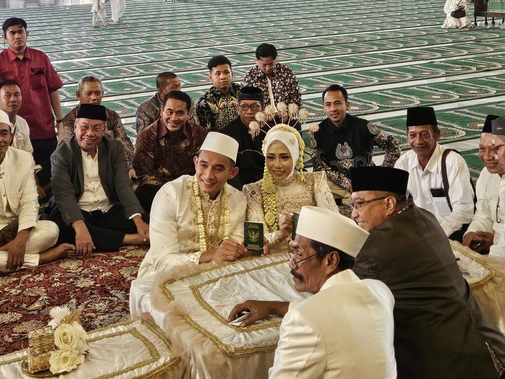 Ketua PWM Jatim Hadiri Akad Nikah Rizky Ridho, Momen Penuh Haru di Masjid Al Akbar
