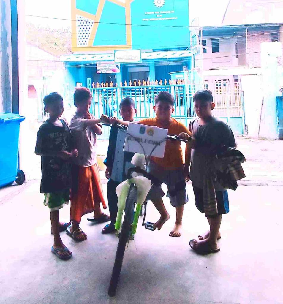 Sepeda ke-3 Reward Gen Q Award SD Musix Surabaya Dihibahkan untuk Kakak Panti Asuhan