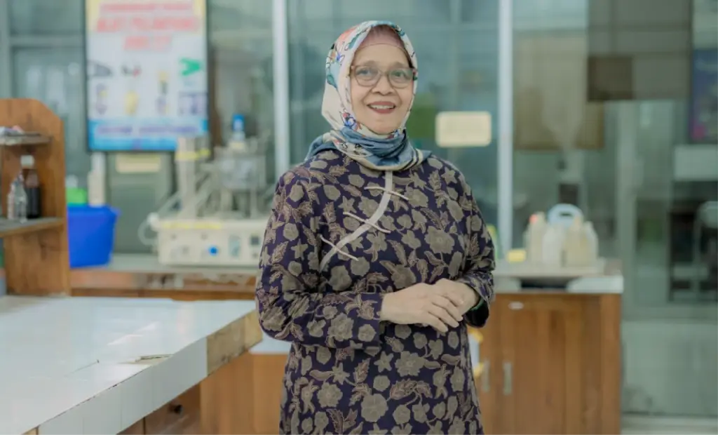 Prof. Kun Harismah, Inovator UMS yang Olah Bahan Alam Jadi Karya Bernilai Global