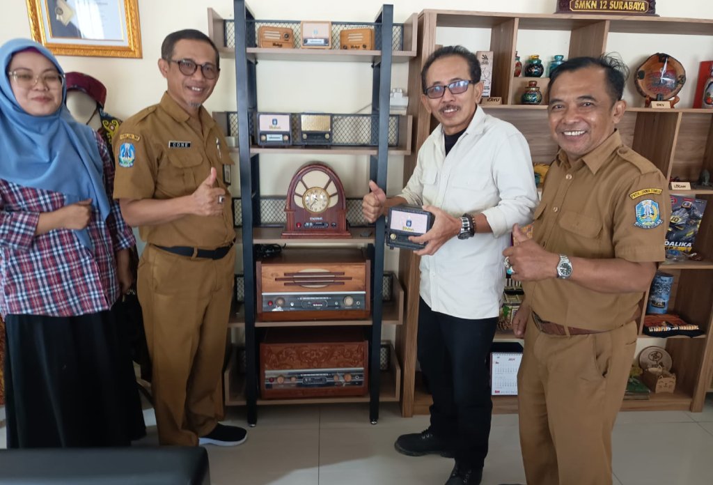 SMKN 12 Surabaya Produksi Radio "Bung Tomo" untuk Hidupkan Memori Sejarah