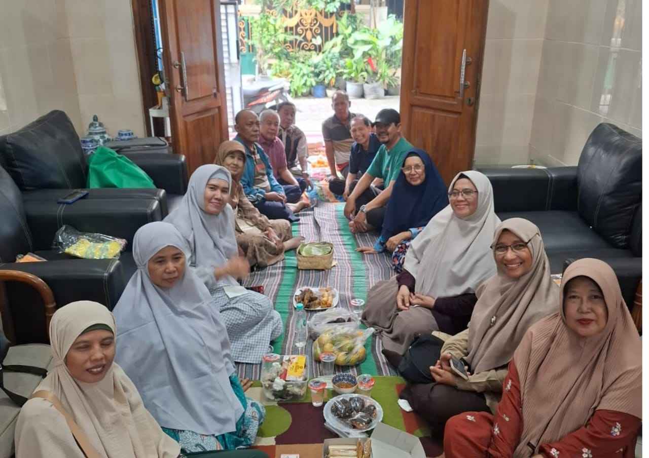 Pensiun Bukan Akhir, Eks Guru SMP Muhammadiyah 1 Surabaya Bentuk Komunitas KONCO LAWAS