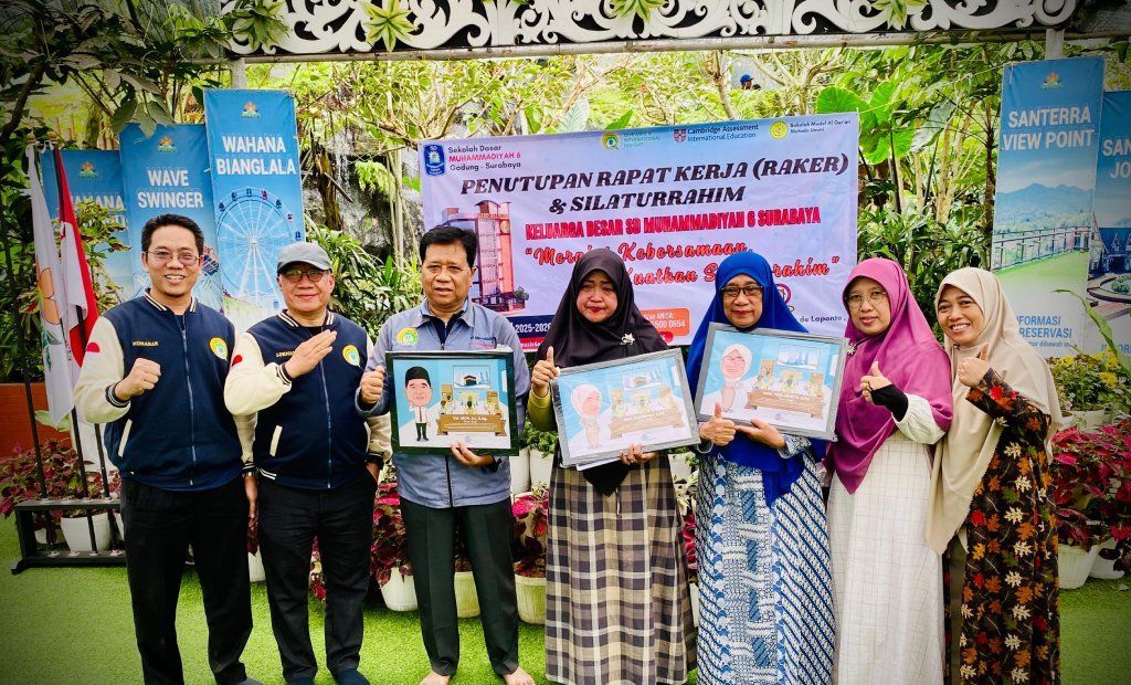 Penuh Haru, Guru Purnatugas Terima Tunjangan dan Hadiah Spesial dari SD Musix