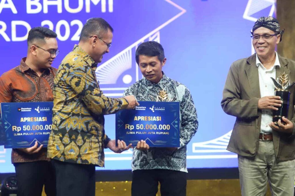 Anggota MPM PDM Lamongan Raih Svarna Bhumi Award 2025 atas Dedikasi Melestarikan Benih Lokal