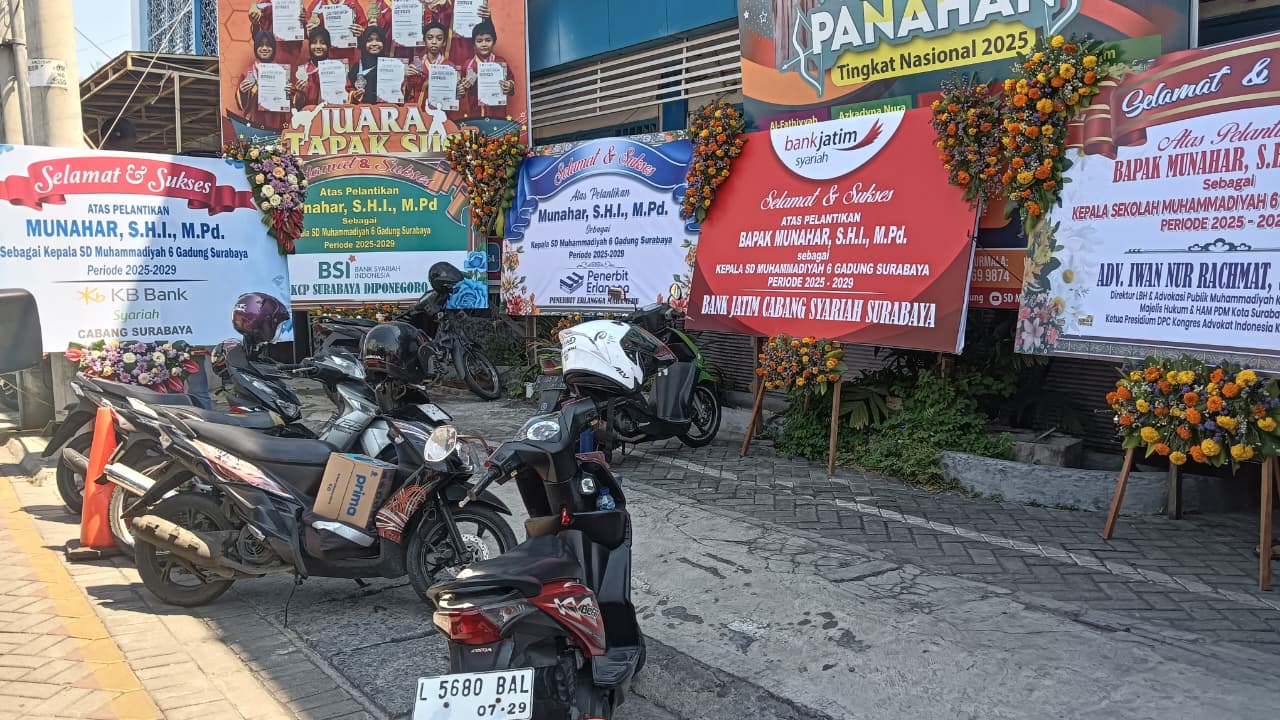 Karangan Bunga Dekoratif Sambut Pengukuhan Kepala SD Musix Surabaya