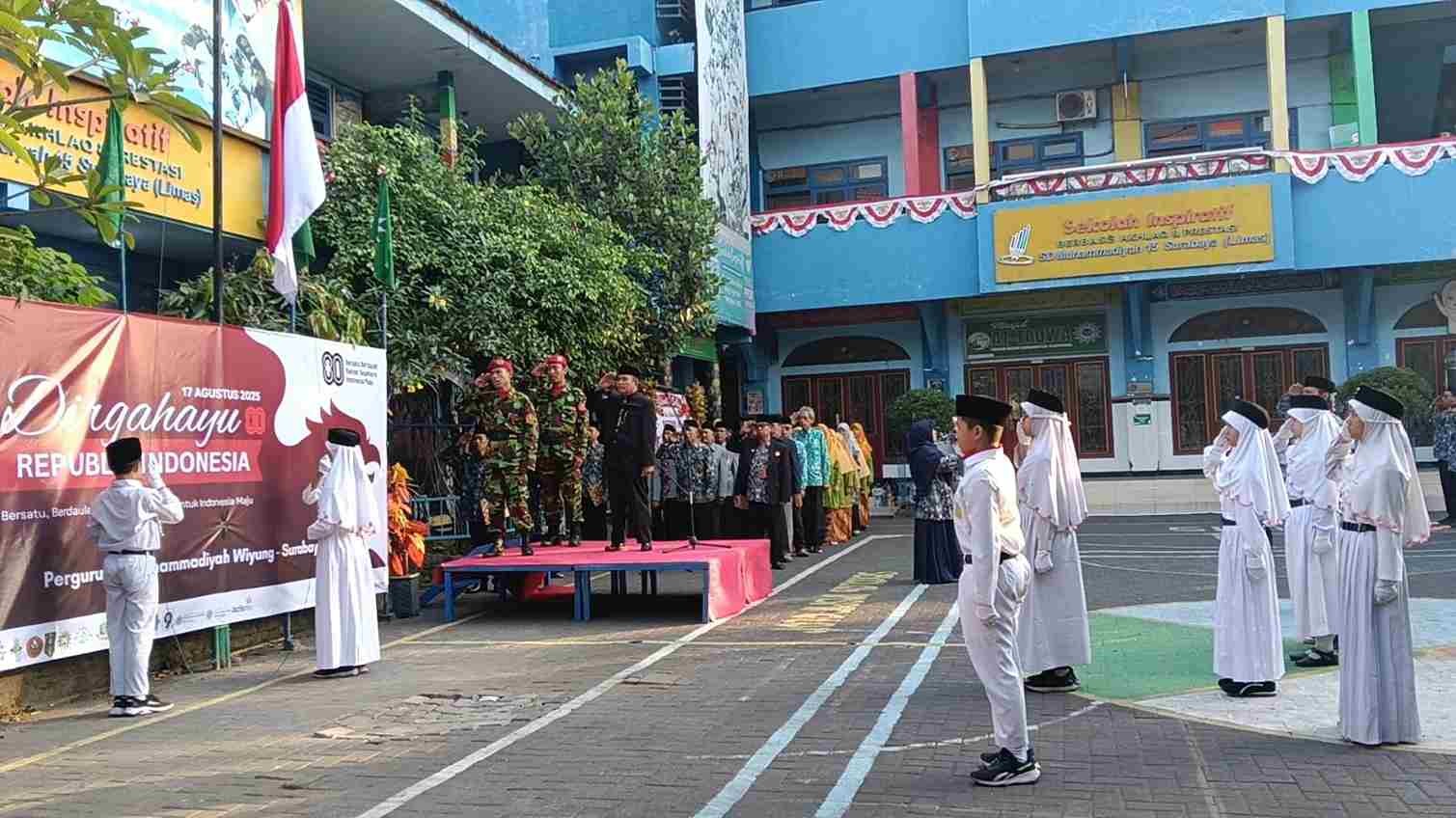 Upacara HUT ke-80 RI PCM Wiyung: Energi Positif untuk Mewujudkan Impian