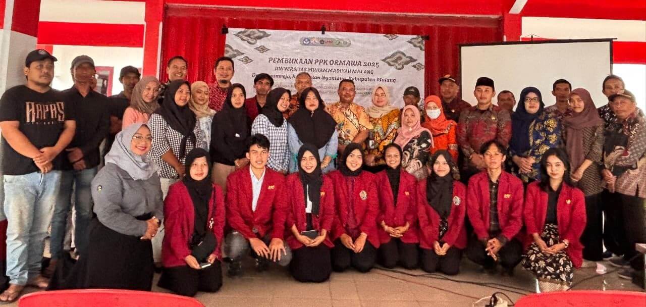 FDI UMM Latih Warga Kaumrejo Atasi Masalah Eceng Gondok Jadi Produk Bernilai