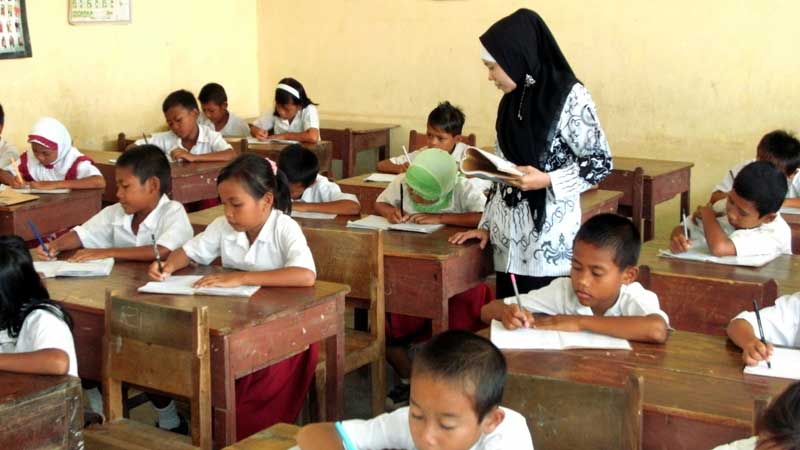 Sebenarnya Guru itu Beban Atau Pahlawan?