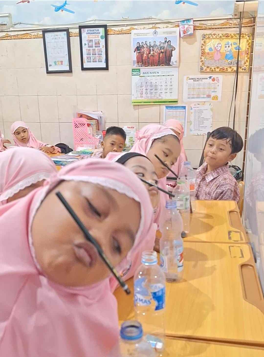 Peringati HUT ke-80 RI, SD Mupalas Surabaya Gelar Lomba-Lomba Unik