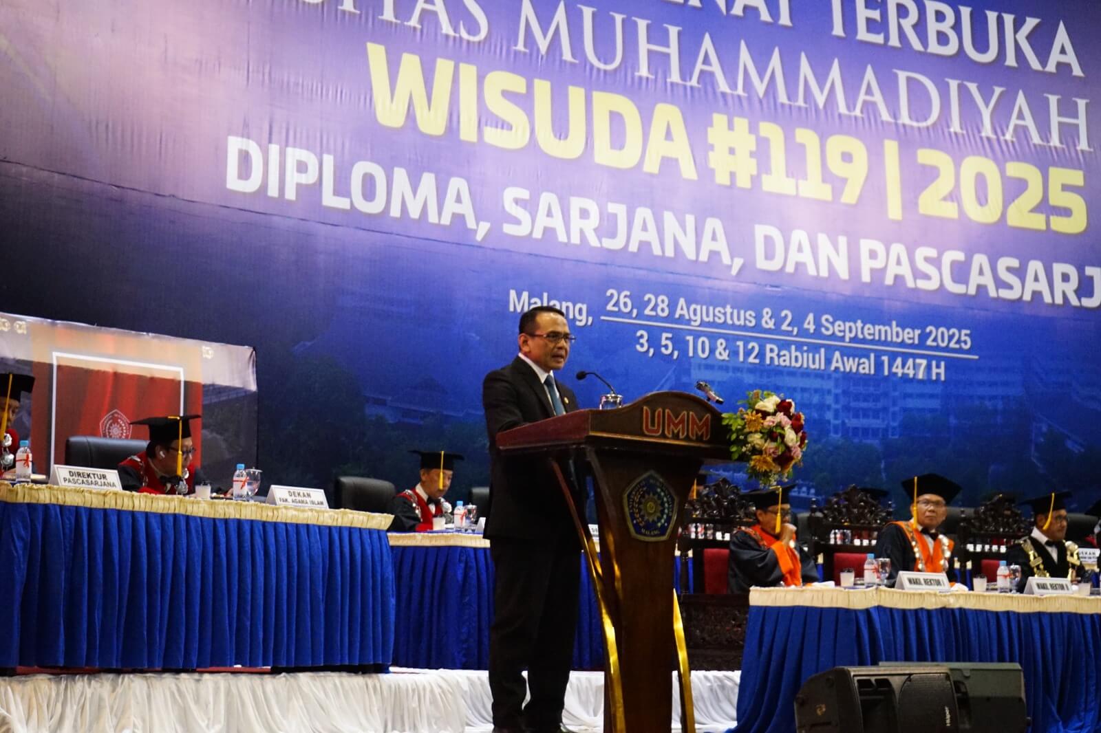 OJK Ajak Wisudawan UMM  Pahami Tantanan Masuki Pembiayaan Digital 