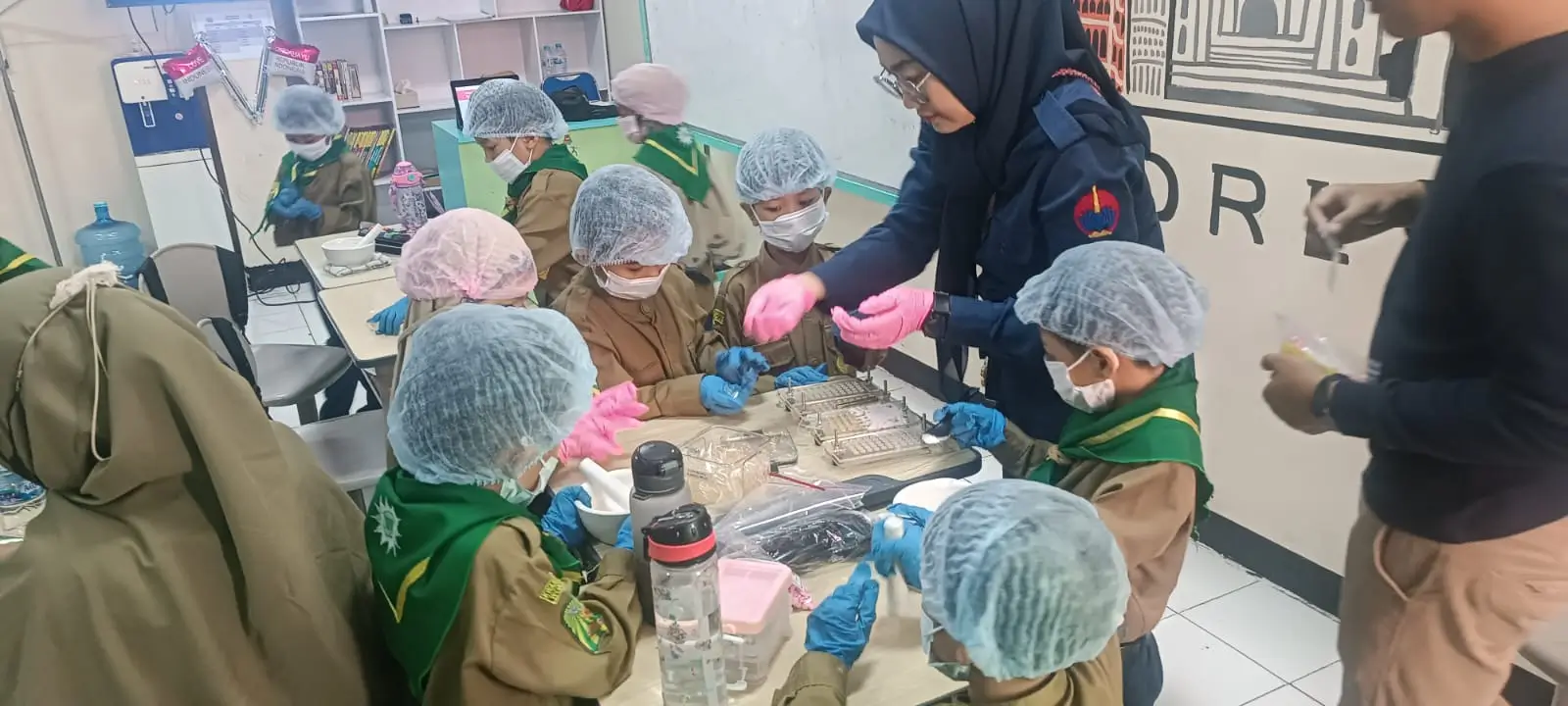 Program OTM, Apoteker Cilik SD Musix Meracik Obat