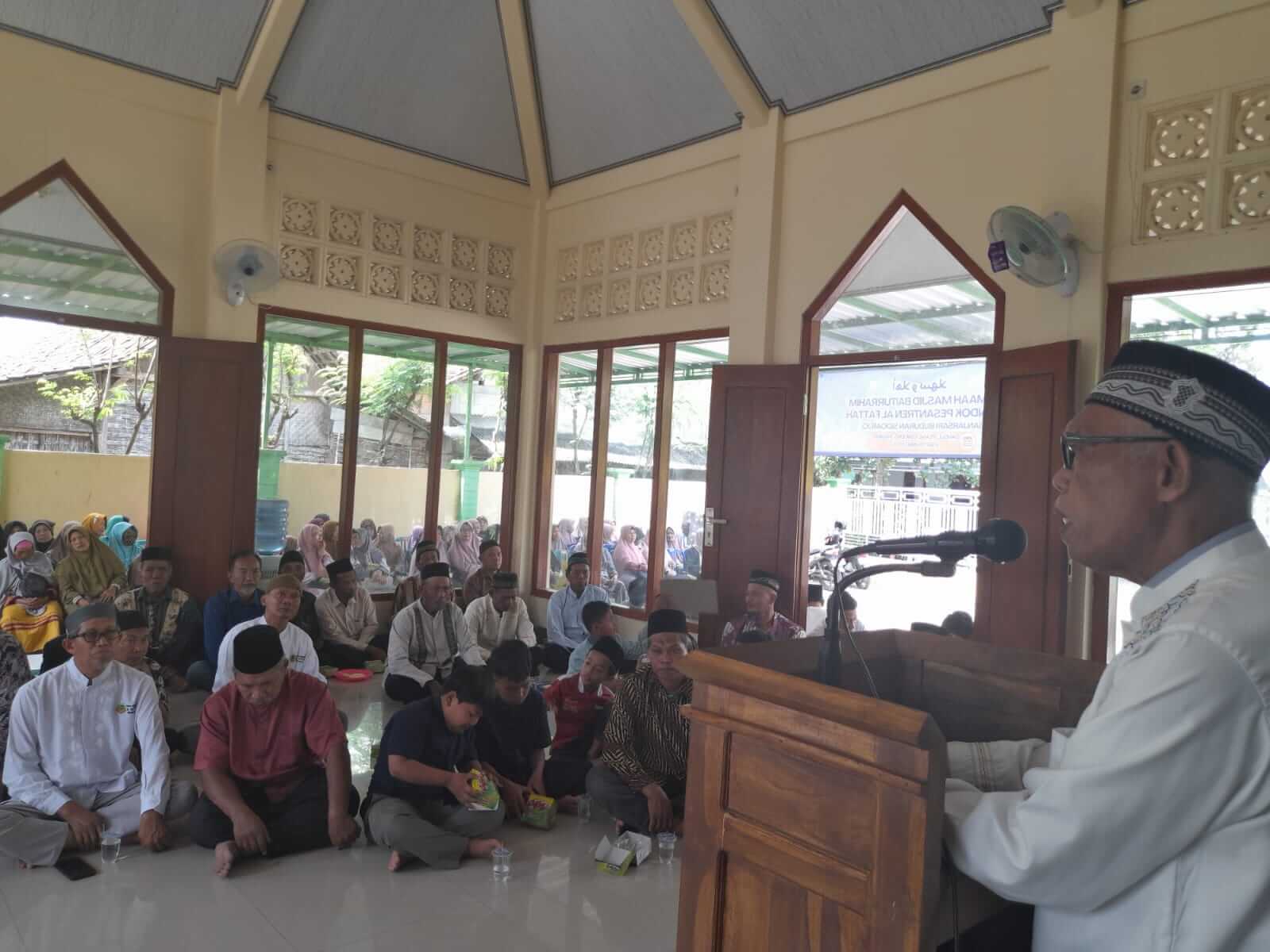 Jemaah Masjid Baiturrahim Ponpes Al Fattah Sidoarjo Silaturrahim dan Napaktilas KH Ahmad Dahlan