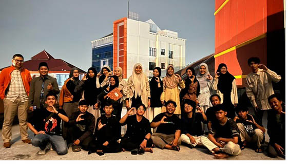 Satu langit, Satu Indonesia: Gerhana Bulan Total 2025 di UMSurabaya