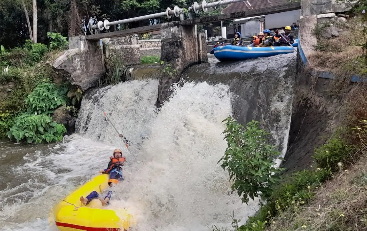 Rafting dan Mendaki Warnai Leadership Basic Training HISFA 2025