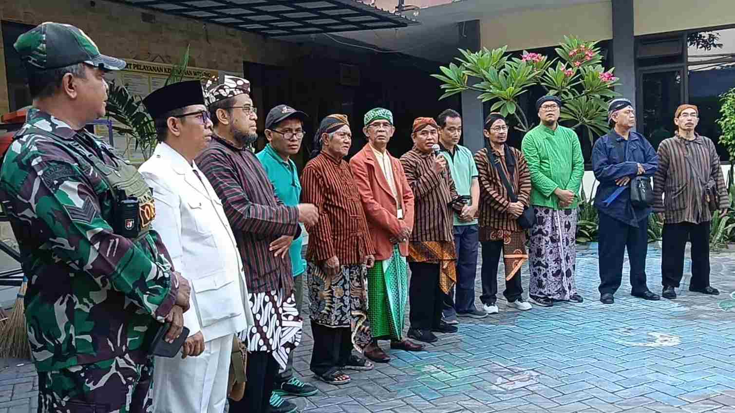 Gebyar Milad Muhammadiyah Ke-113 dan 'Aisyiyah Ke-108, PCM Wiyung Gelar  Jalan Sehat