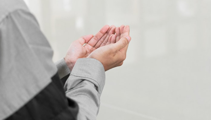 Angkat Tangan Saat Berdoa, Sunnah atau Tidak?