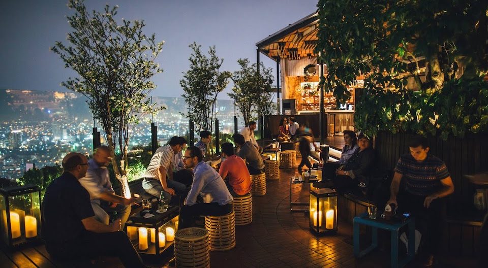 Terperangkap Gemerlap Dunia