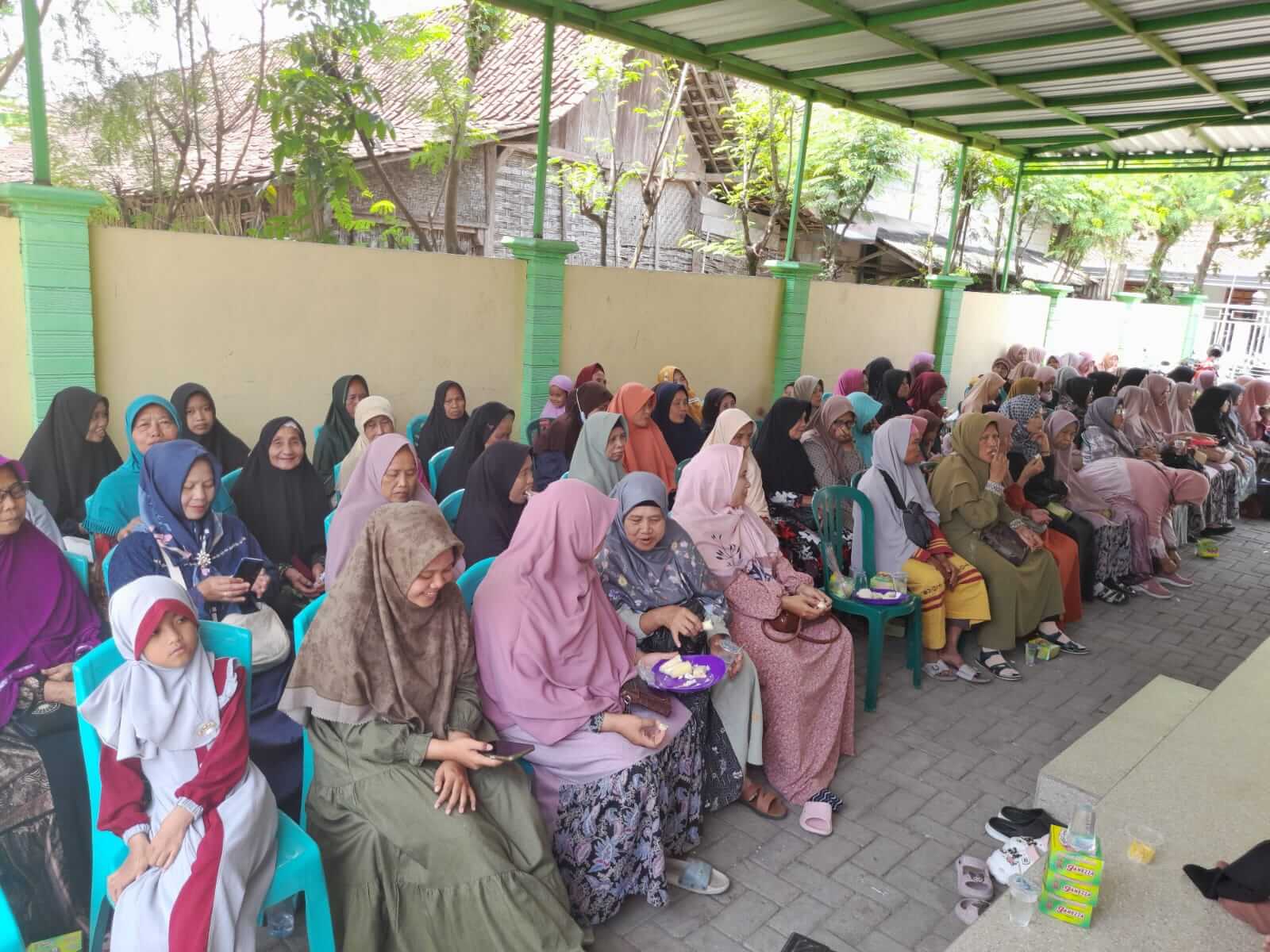 Jemaah Masjid Baiturrahim Ponpes Al Fattah Sidoarjo Silaturrahim dan Napaktilas KH Ahmad Dahlan