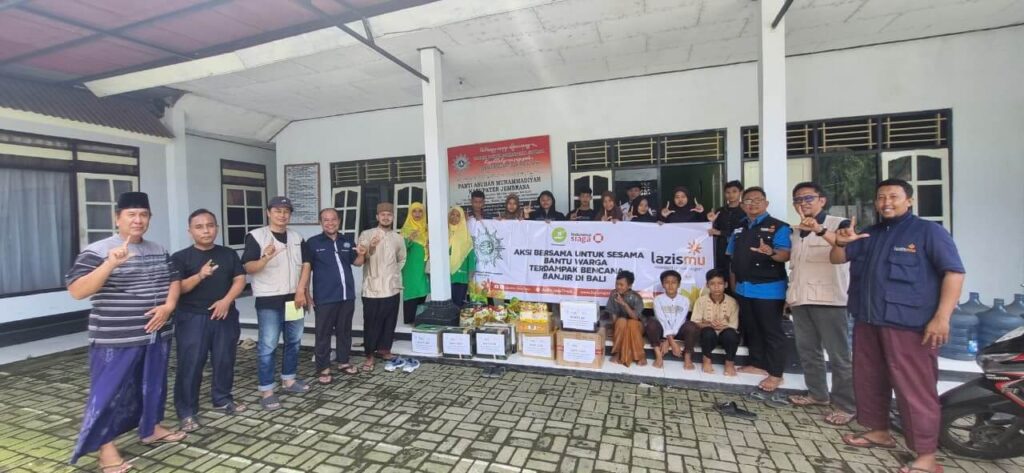 Muhammadiyah Bergerak Cepat Bantu Korban Banjir di Bali, LAZISMU Jatim Salurkan Bantuan