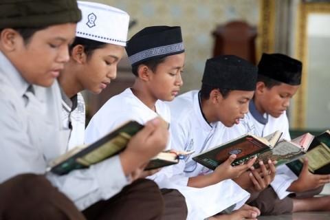 ‎Jangan Padamkan Cahaya Ilmu dengan Kemaksiatan