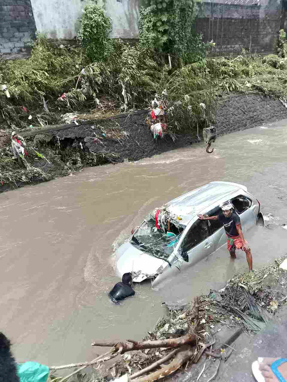 Banjir Bandang Terjang Pusat Kota Denpasar, Baznas Kerahkan Tim SAR 