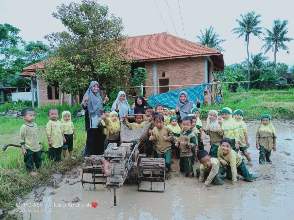 Menumbuhkan Kepercayaan kepada Anak dan Orang Tua