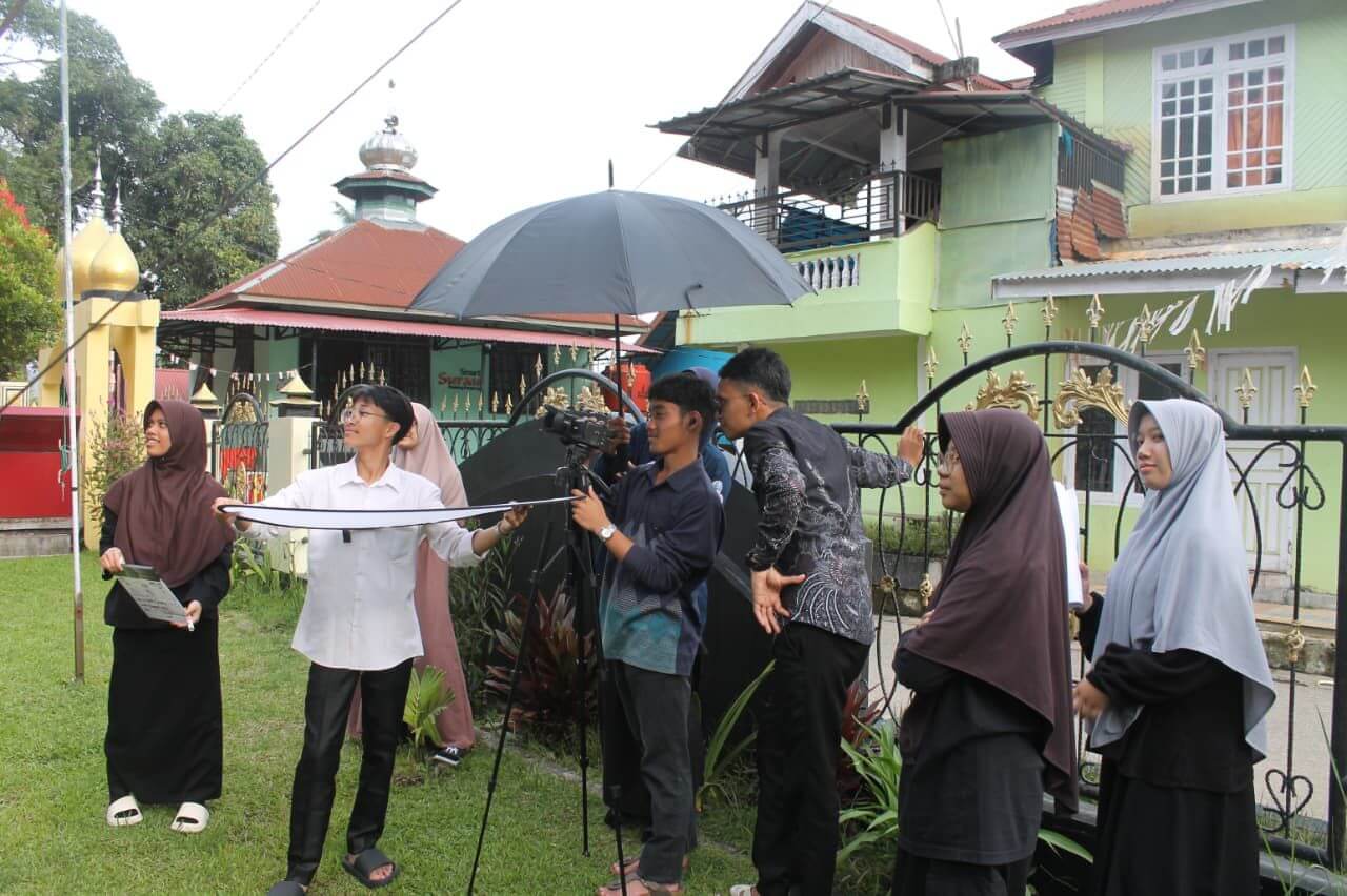 Keren, Santri Pesantren Kauman Ajak Gen Z ke Masjid Lewat Film Pendek “Deadline”