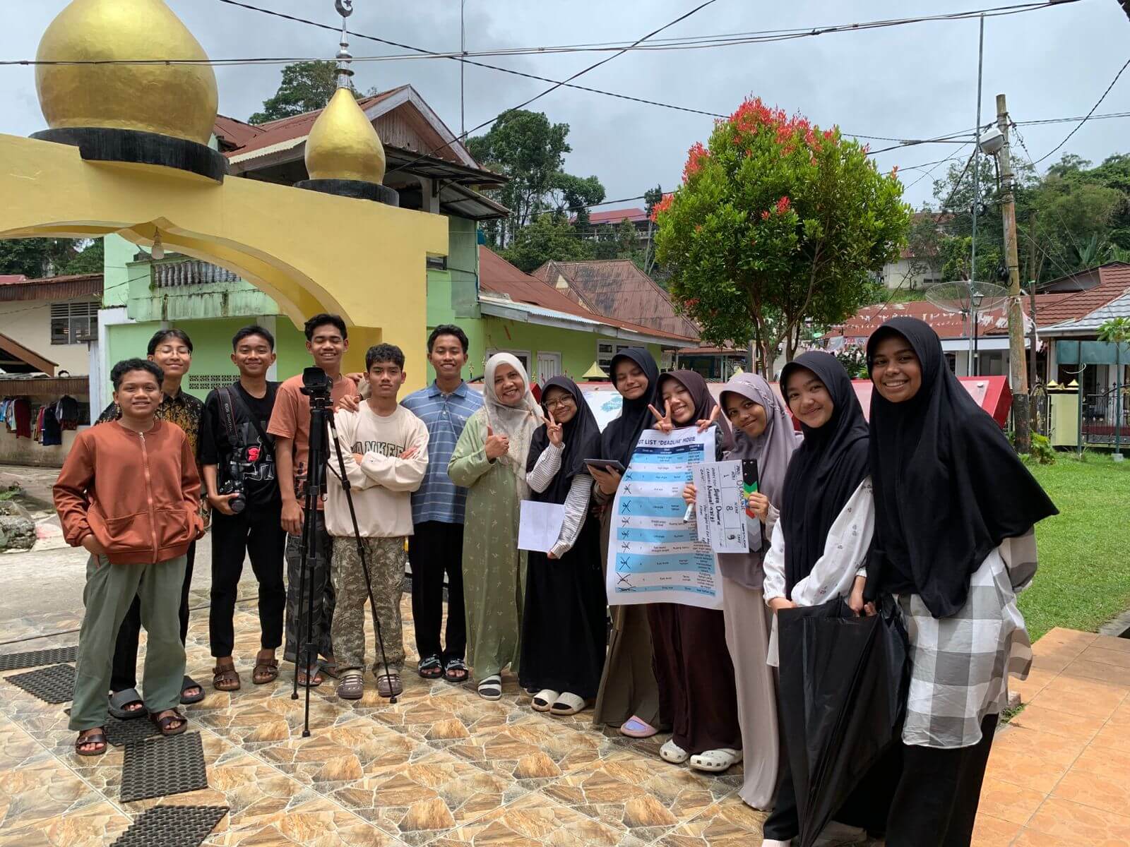 Keren, Santri Pesantren Kauman Ajak Gen Z ke Masjid Lewat Film Pendek “Deadline”