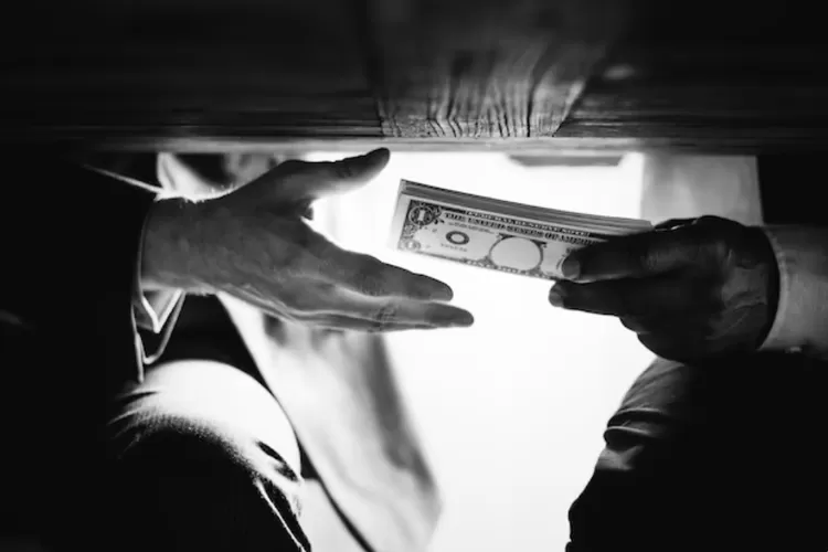 Cinta Dunia Adalah Pangkal Segala Kesalahan