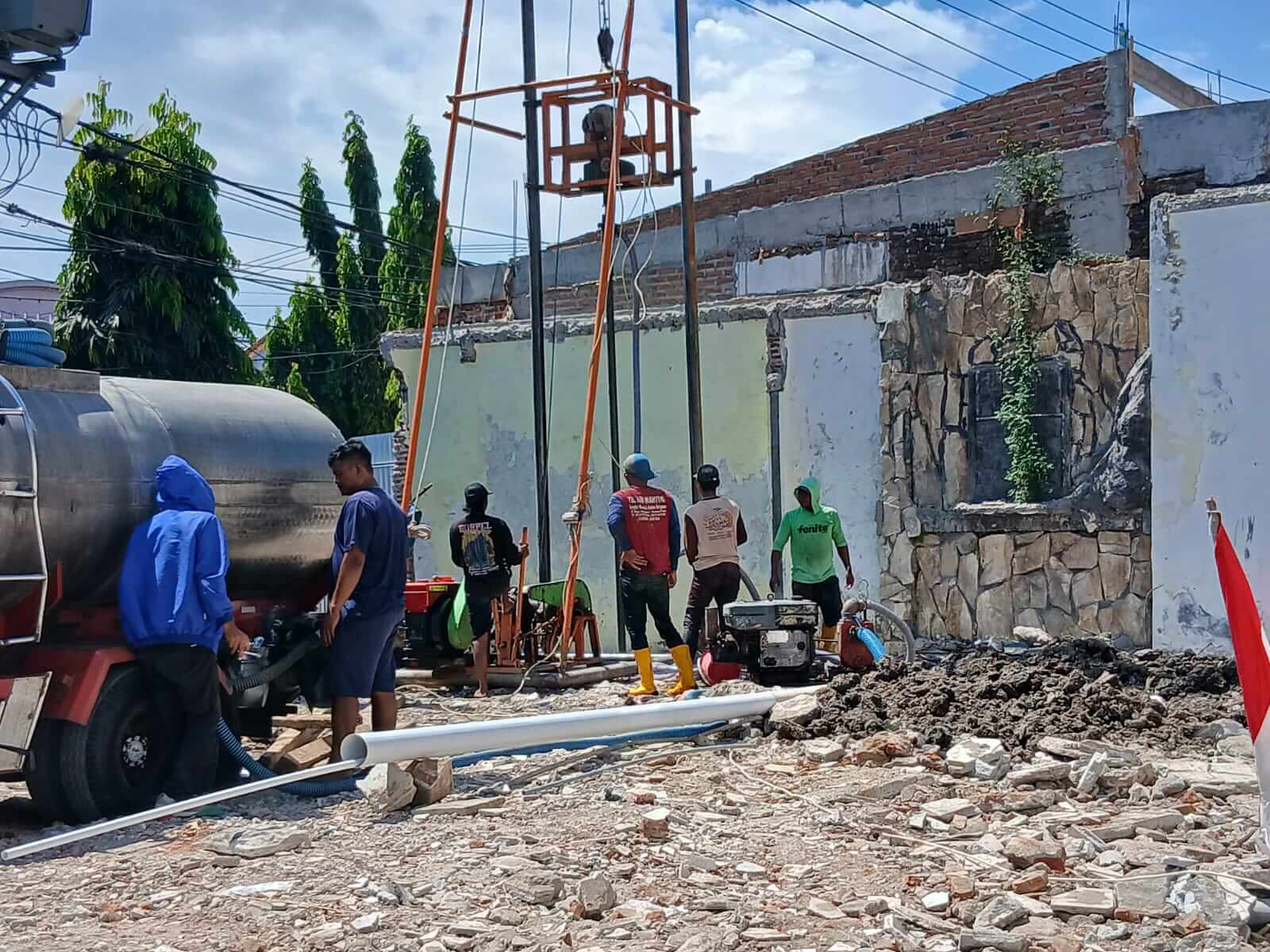 Wujud Cinta Pendidikan, Kepala Sekolah Lelang Motor Pribadi untuk Gedung Gen Q Center SD Muhammadiyah 6 Surabaya