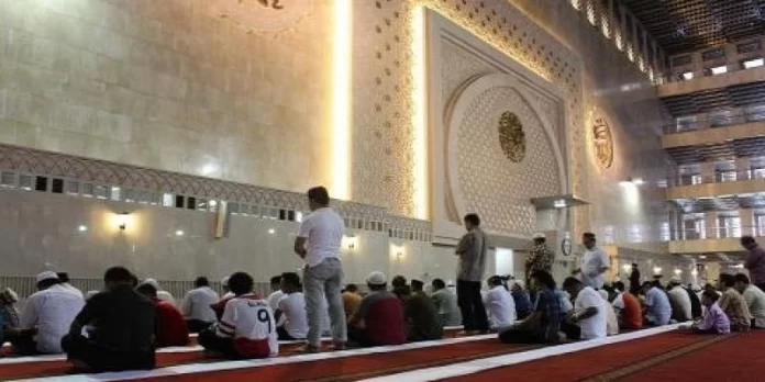 Bolehkah Salat Tahiyyat Masjid Saat Khutbah Jumat Berlangsung? Ini Penjelasan Lengkapnya!