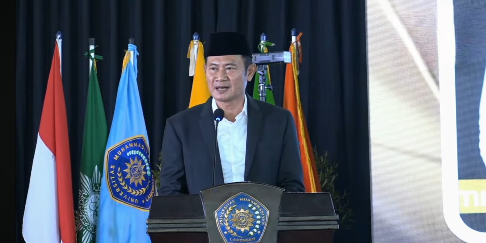 Bupati Lamongan: Wisuda Bukan Sekadar Seremoni Akademik, Tetapi Awal Pengabdian