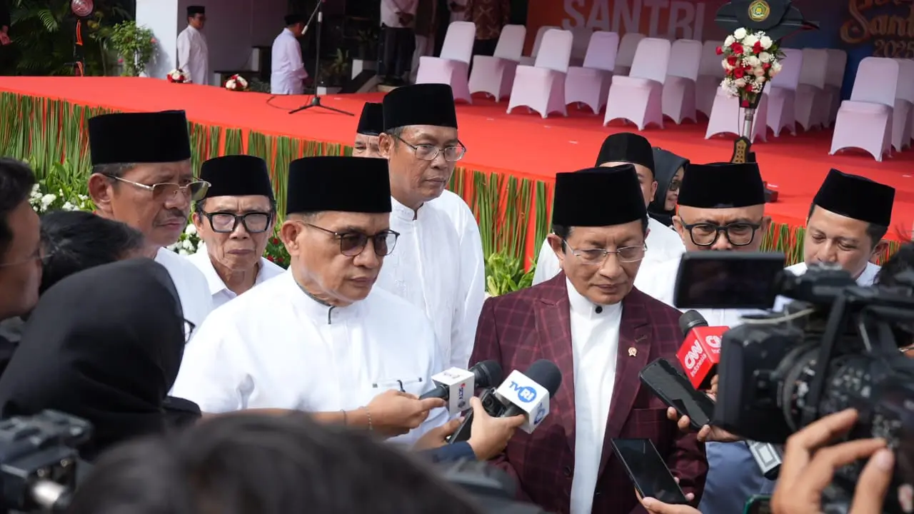 Menag usai memimpin Apel Hari Santri 2025 di halaman Kantor Kemenag, Rabu (22/10/2025)