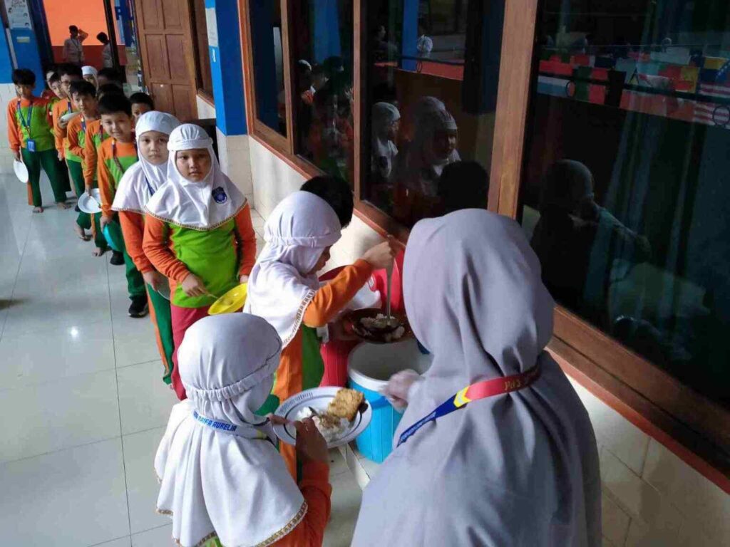 SD Muhammadiyah 1 KeteLan Solo Jadi Percontohan Kelola Makanan Bergizi Sehat