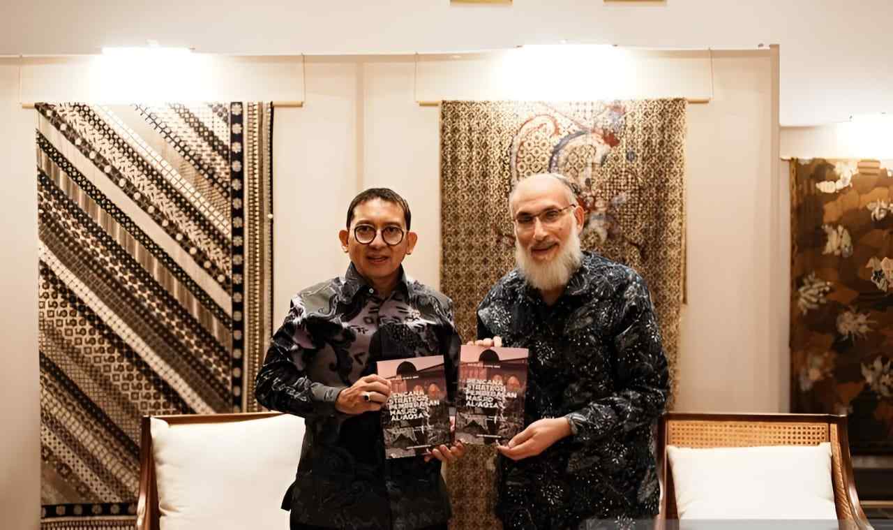  Gerakan Keilmuan Pembebasan Baitul Maqdis: SUMU Fasilitasi Pertemuan Strategis Prof. El-Awaisi dan Fadli Zon