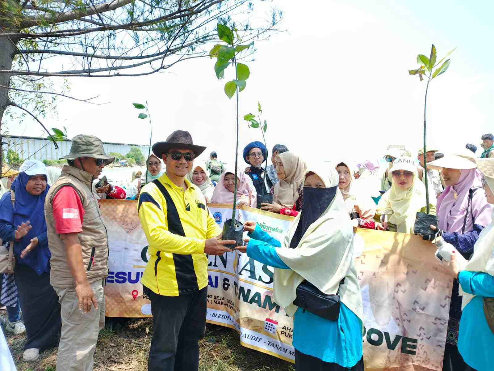 PDNA Lamongan Wujudkan Dakwah Ekologis lewat Gerakan Tanam Mangrove
