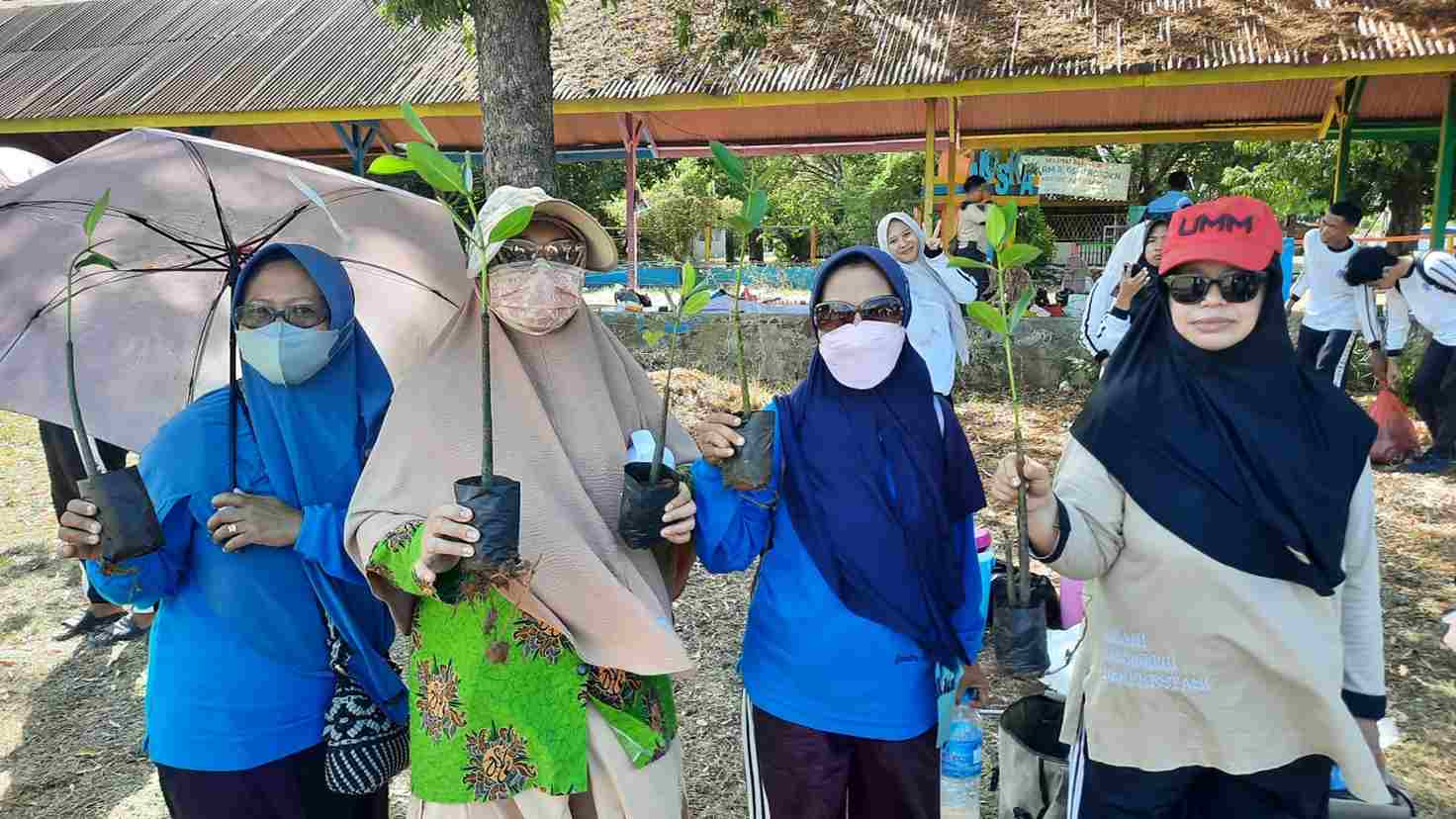 SMUTU Sumenep Gelar Kemah Peduli Mangrove di Pantai Kalianget