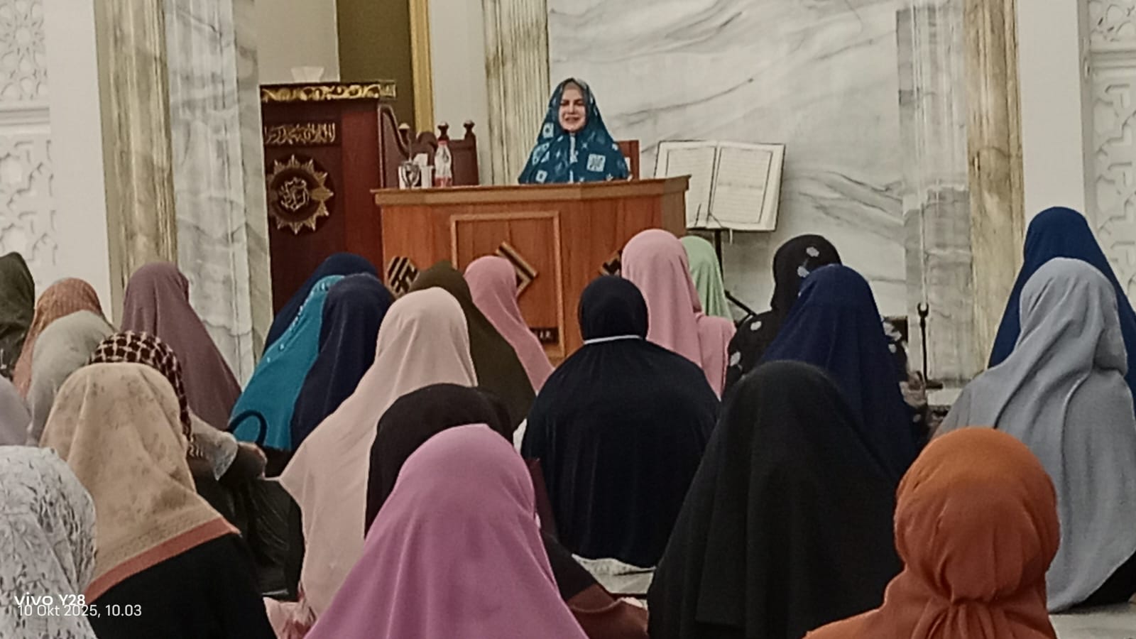 Astri Ivo “Larang” Anaknya Jadi Artis : Kajian Jumat Pagi Masjid Al Badar Surabaya