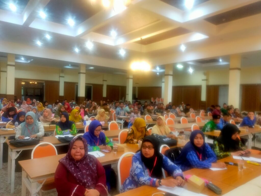 Bimtek Region 2 Jatim, Prof Suyanto Tekankan Guru Miliki Growth Mindset