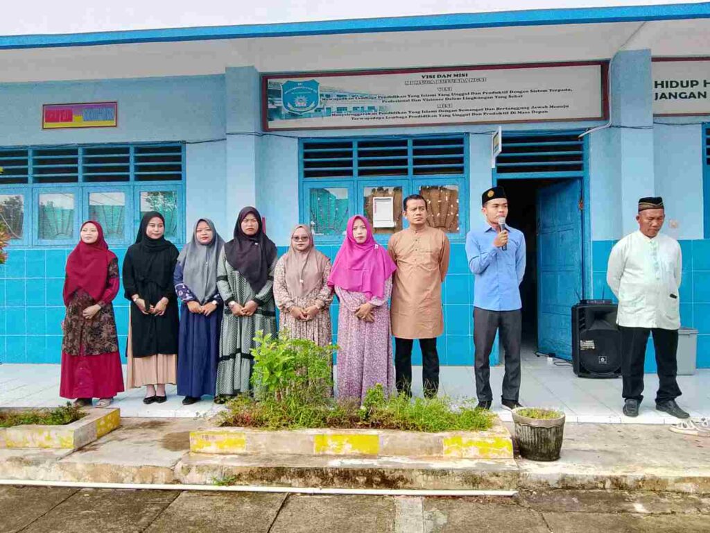 Semarak Hari Santri di MI Muga Bulubrangsi: Refleksi Akhlak Nabi dan Implementasi Surah Al-Qalam Ayat 4