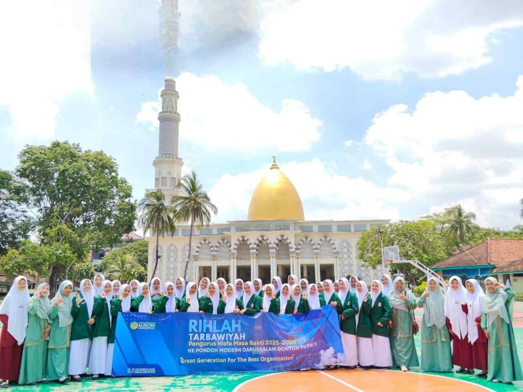 Rihlah Tarbawiyah HISFA Putri ke Gontor Ngawi: Tingkatkan Jiwa Kepemimpinan Santri