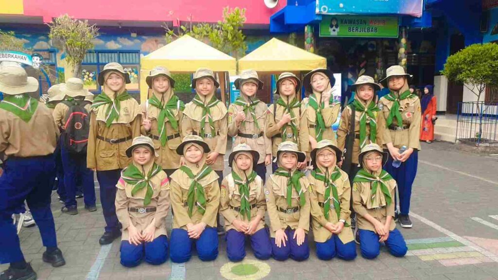 Qobilah Hizbul Wathan SDM Limas Semarakkan Gerak Jalan se-Kota Surabaya