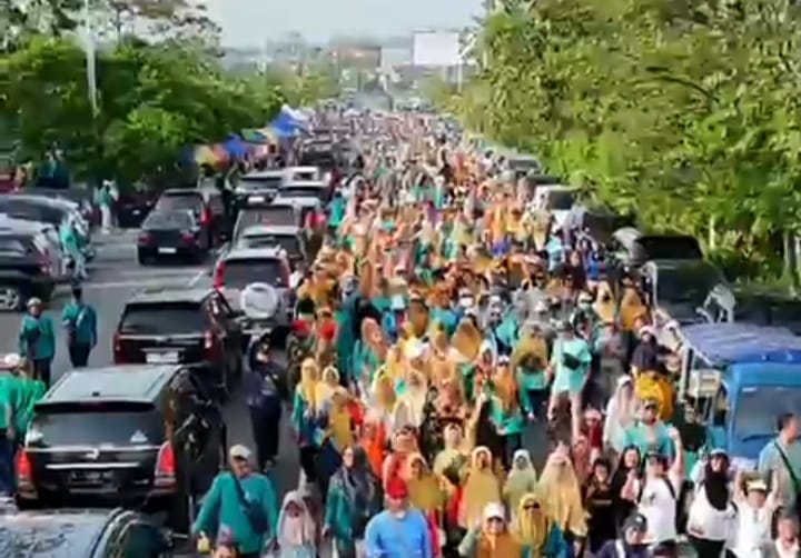 Paket Umrah dan Motor Revo Ramaikan Jalan Sehat Akbar Milad ke-113 Muhammadiyah Kabupaten Banyumas
