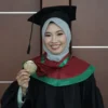 Kisah Amanat, Mahasiswa Bidikmisi Lulus Cumlaude dengan Banyak Prestasi