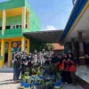 Mahasiswa KKN Umsida Bersama Aisyiyah Kalidawir Galakkan Penanaman Toga