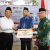 Menko PMK Serahkan Bantuan Logistik dan Peralatan Tanggap Bencana Bagi Kota Ambon